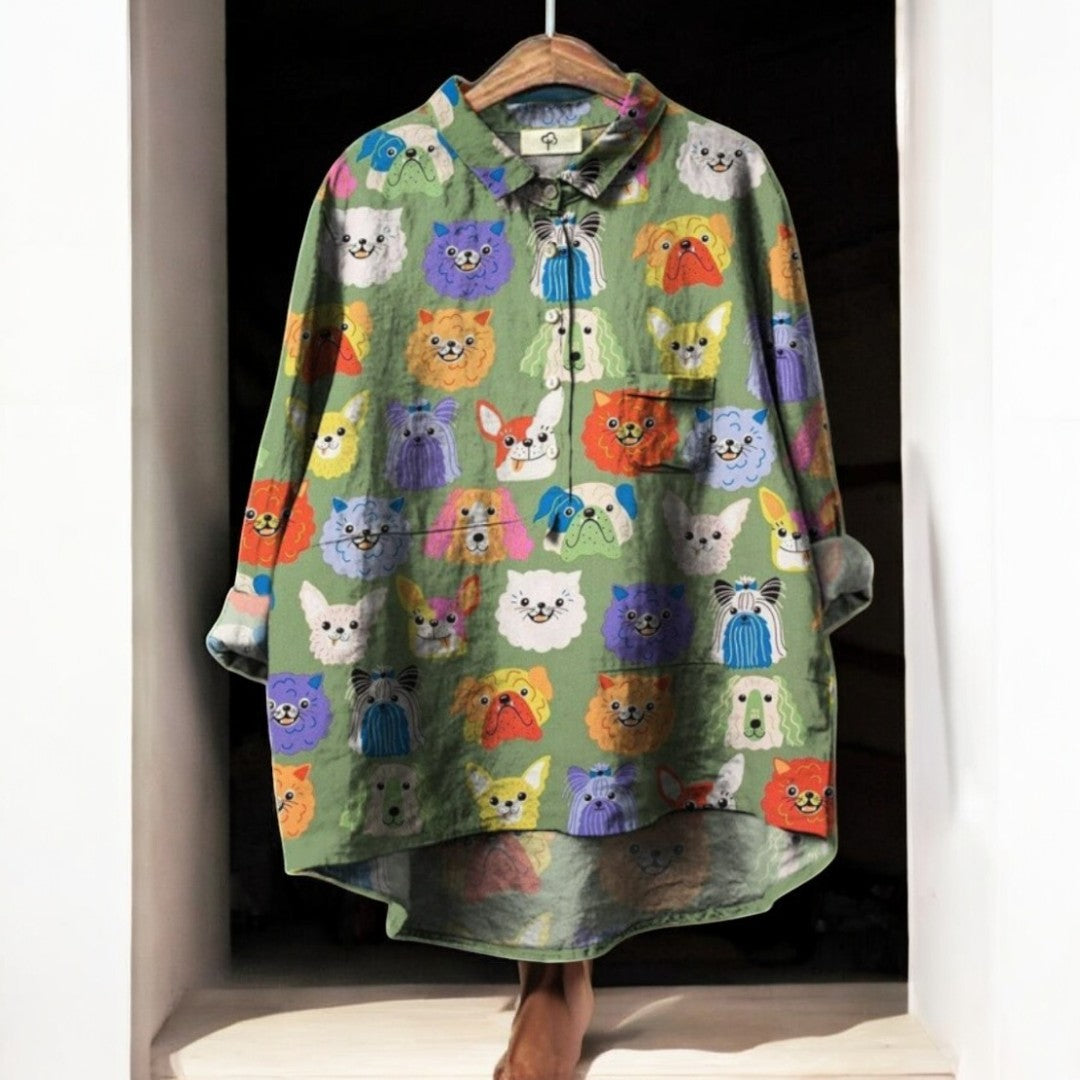 Bella™ | Unik Damebluse med Kunstnerisk Hundeprint